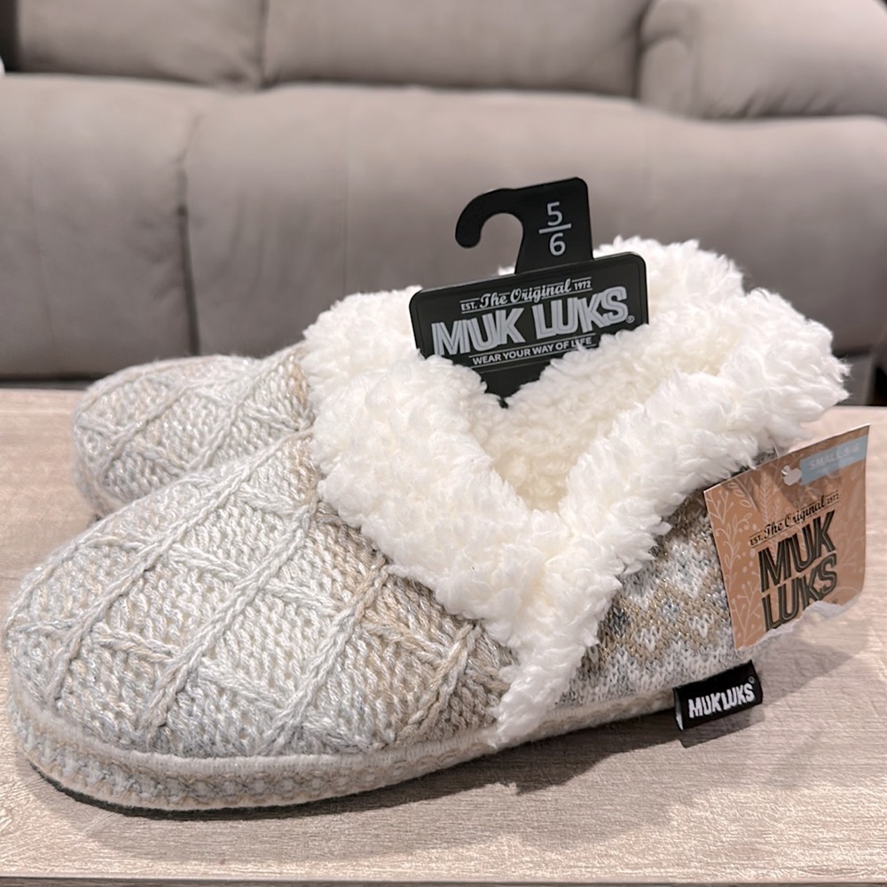 Muk Luks Slippers NWT